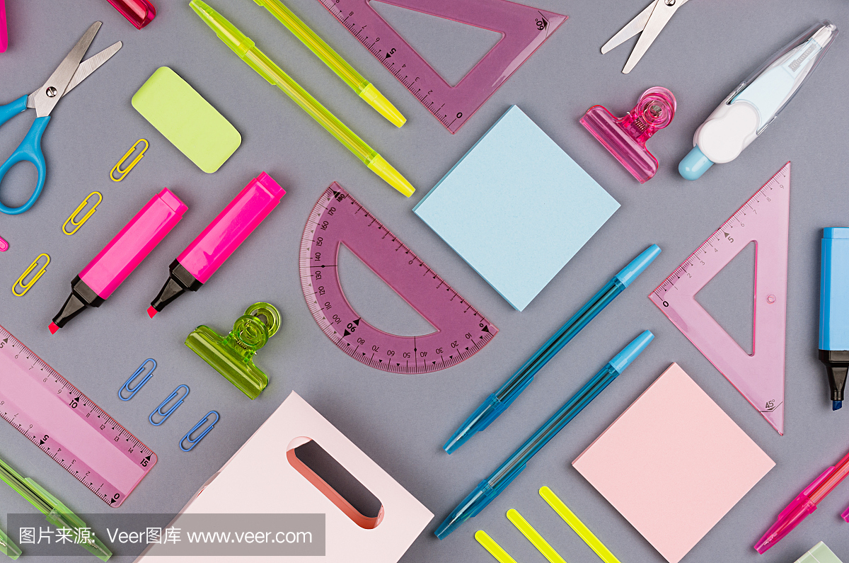 霓虹多色文具套為藝術(shù)圖案,以灰色底色平鋪。