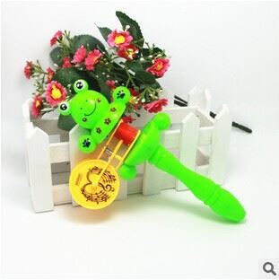 益智玩具 地攤熱賣 廠家直銷可愛卡通手搖鼓 動物搖搖樂 鍛煉小朋友抓握-橫峰縣宇璐玩具廠提供益智玩具 地攤熱賣 廠家直銷可愛卡通手搖鼓 動物搖搖樂 鍛煉小朋友抓握的相關介紹、產品、服務、圖片、價格橫峰縣宇璐玩具廠、七彩小夜燈;投影燈;兒童發光玩具;兒童科教益智玩具;兒童發聲發泄玩具;兒童洗澡玩具;兒童模型玩具;創業禮品;兒童文具;居家用品