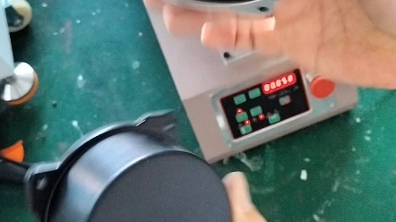 小型平面絲印機與移印機 挑戰(zhàn)無工裝夾具印刷的實踐與策略